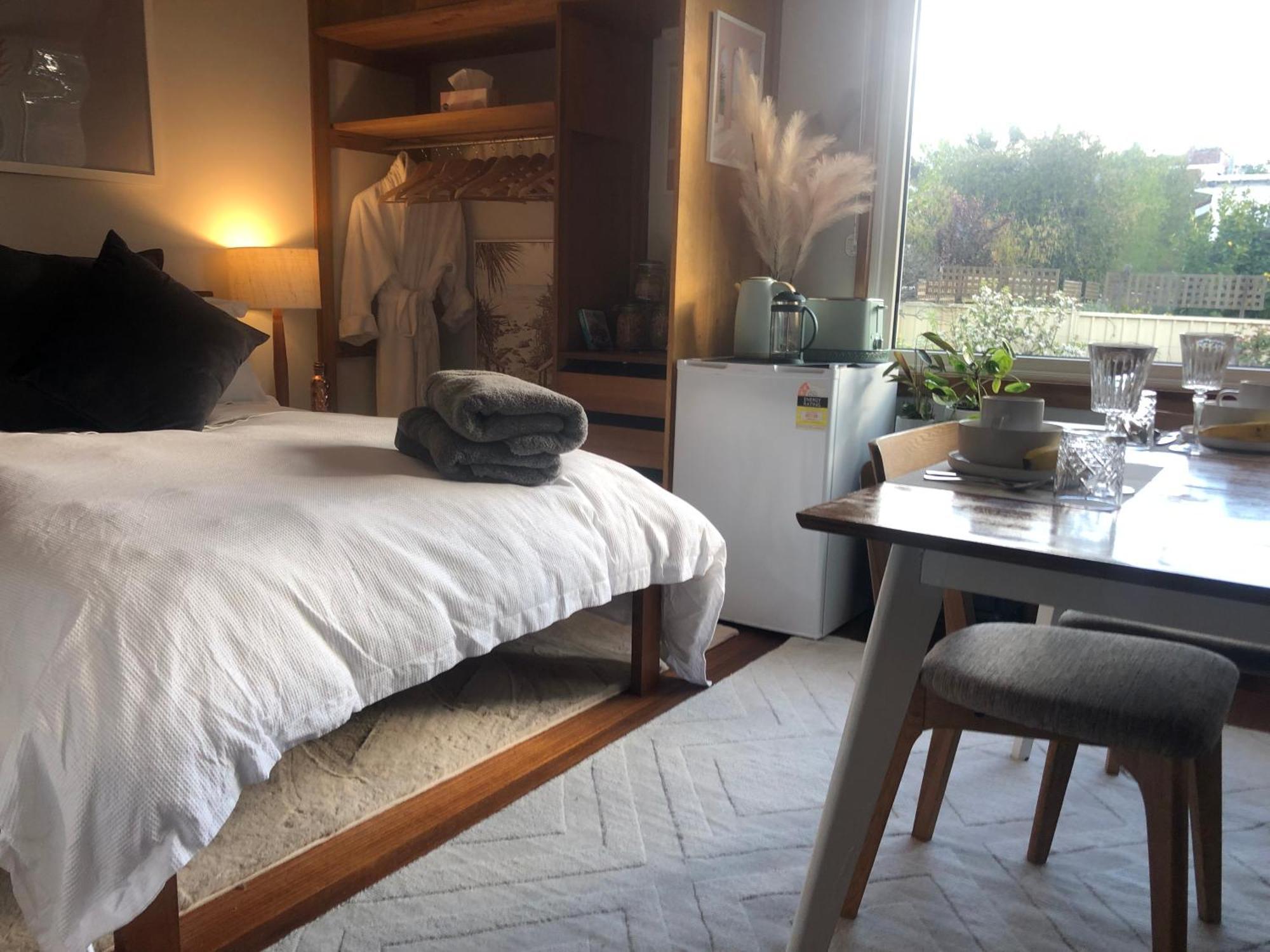 Lovely Budget Vegan Homestay Лонсестон Экстерьер фото