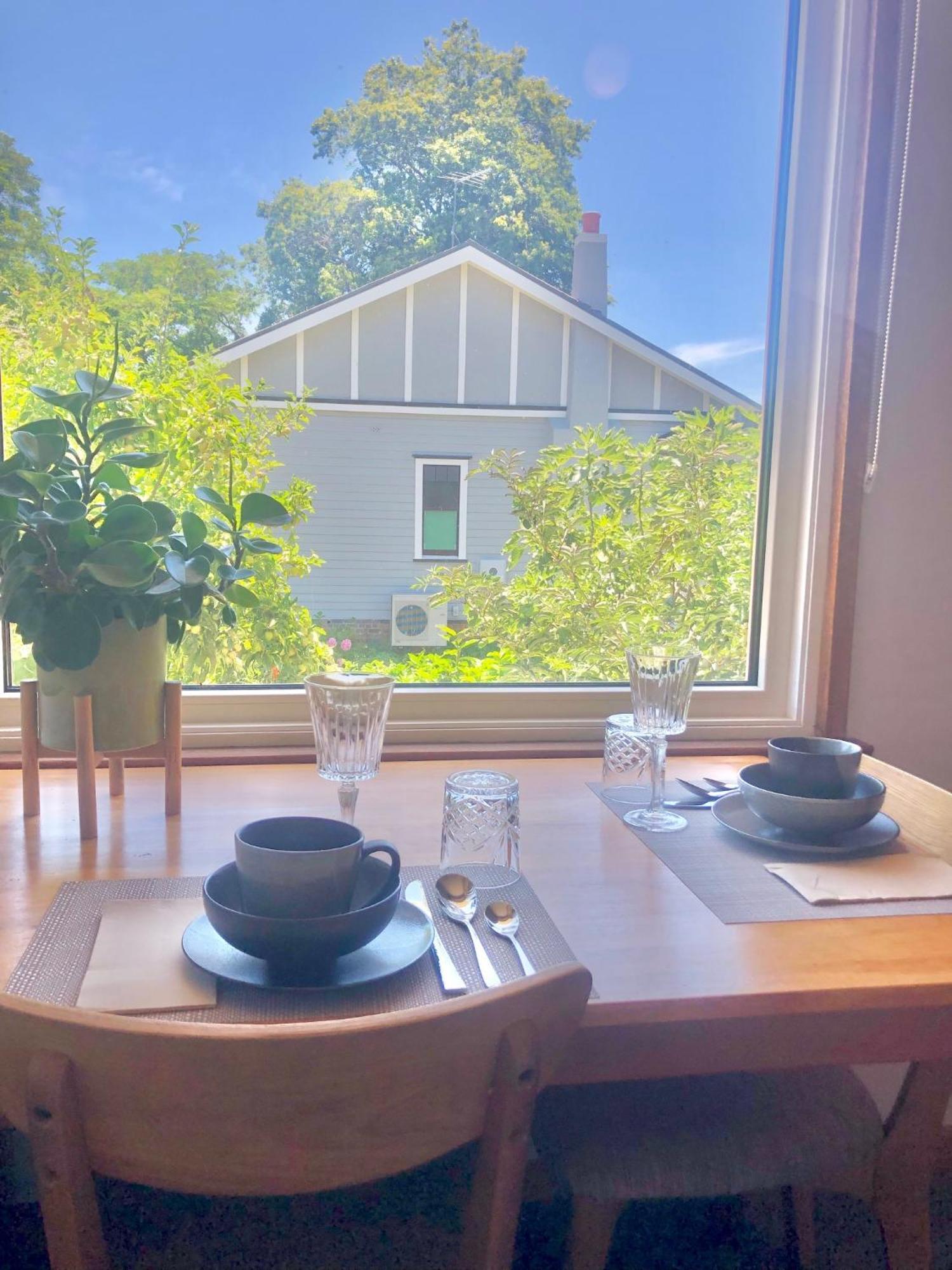 Lovely Budget Vegan Homestay Лонсестон Экстерьер фото