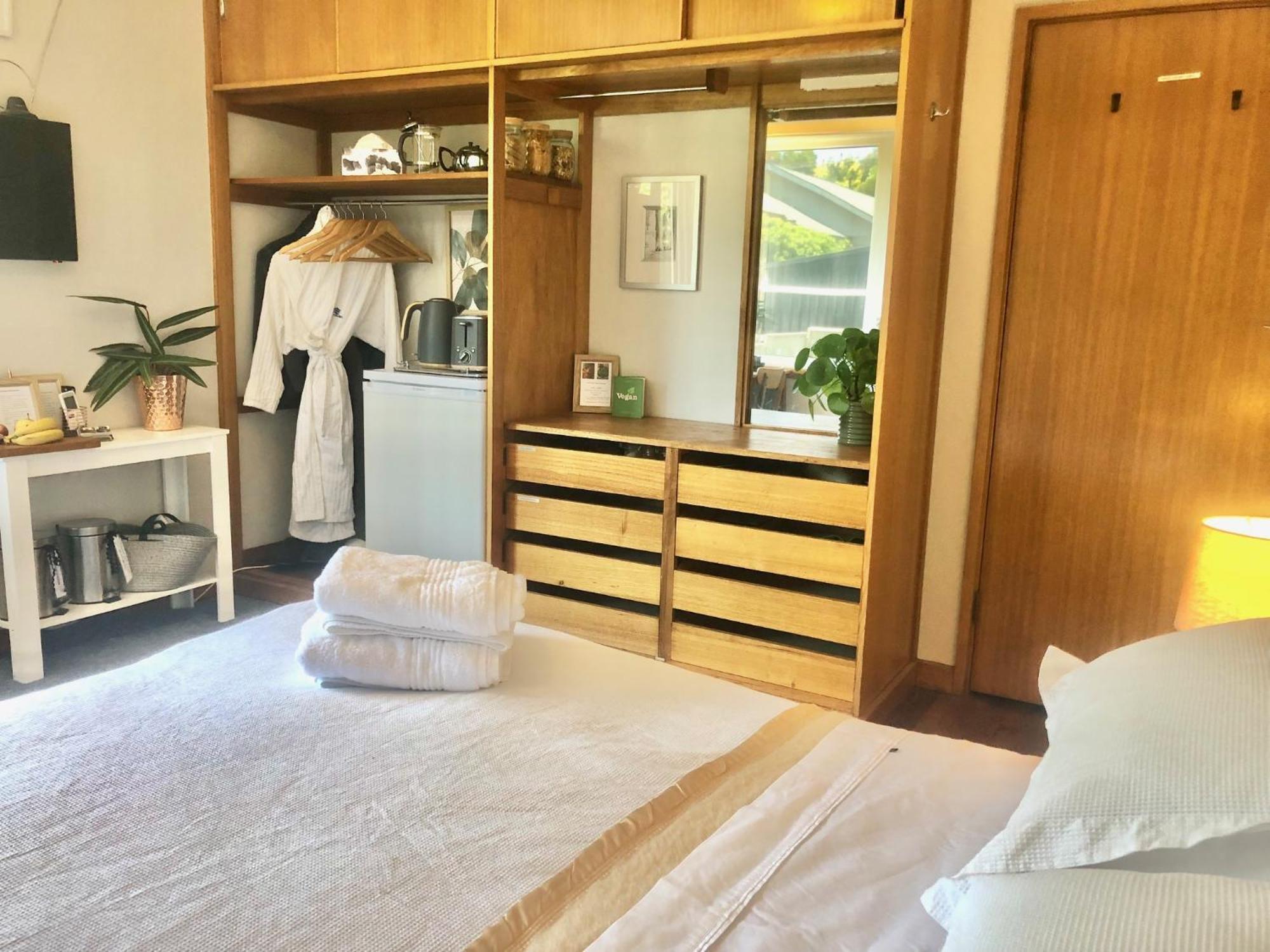 Lovely Budget Vegan Homestay Лонсестон Экстерьер фото